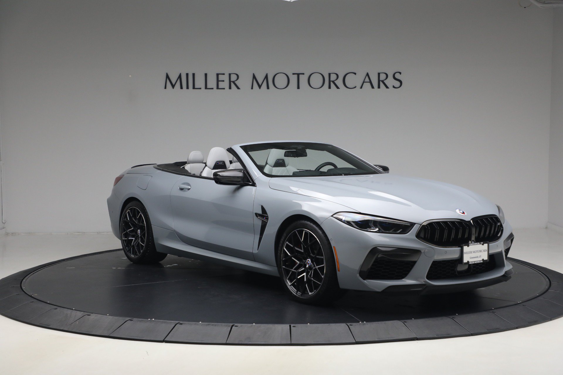 Used 2023 BMW M8 Competition w/ M Carbon Exterior Package AWD/4WD image 11