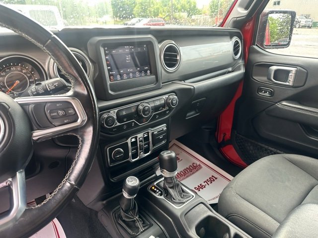 Used 2020 Jeep Wrangler Unlimited Sahara image 21