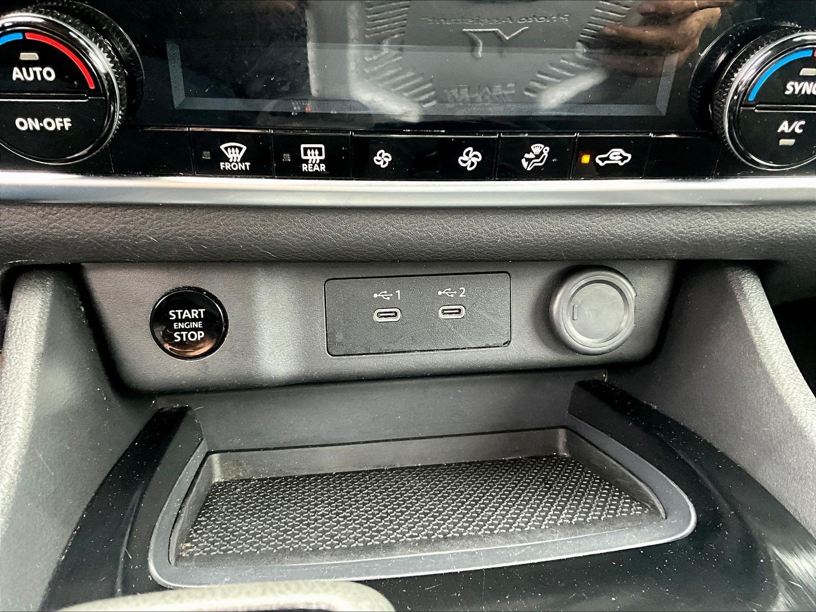 Used 2025 Nissan Rogue SV AWD/4WD image 16