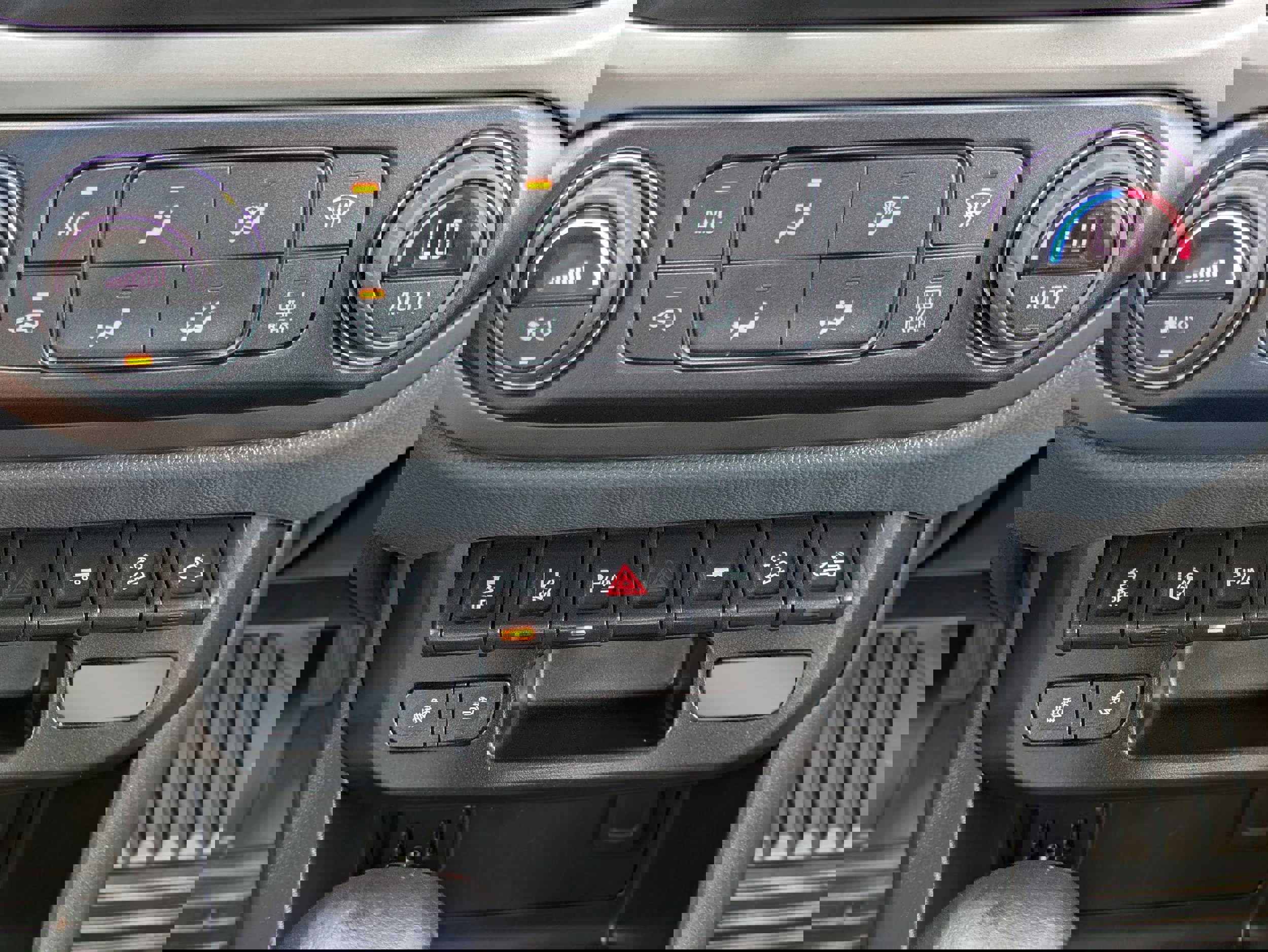 Used 2022 Chevrolet Colorado Z71 w/ Safety Package image 20