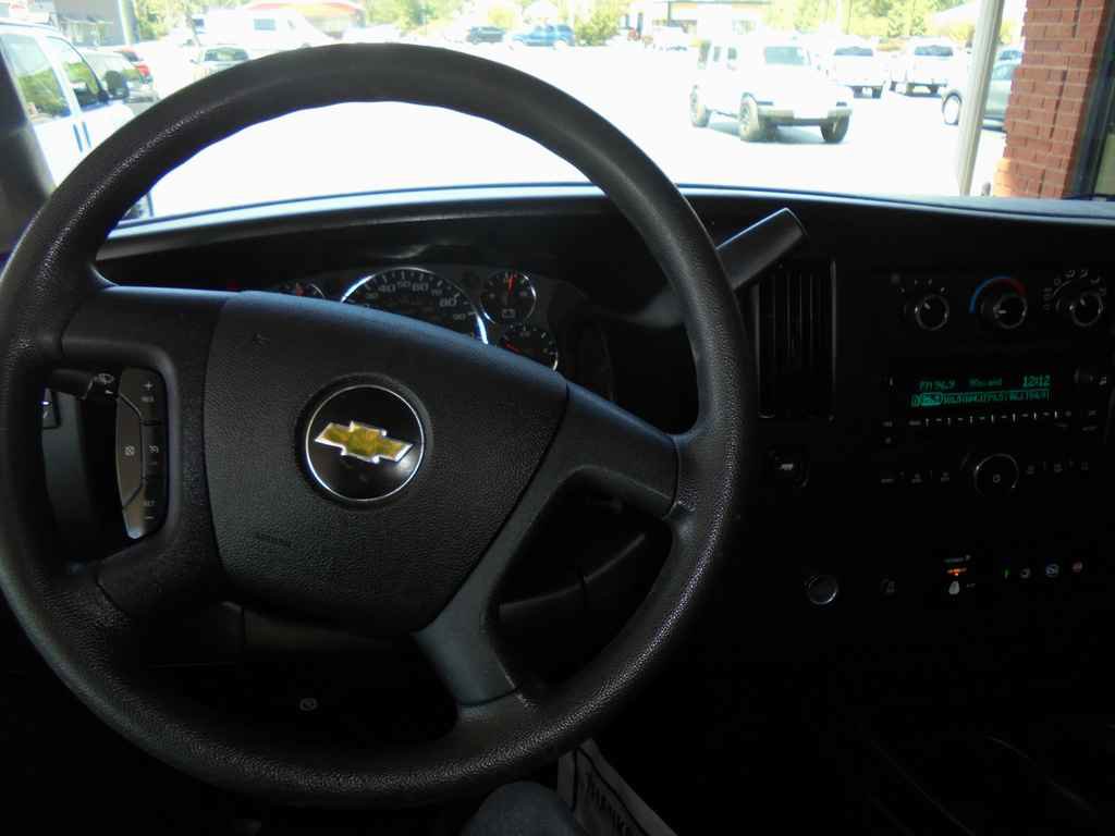 Used 2021 Chevrolet Express 2500 w/ Driver Convenience Package image 5