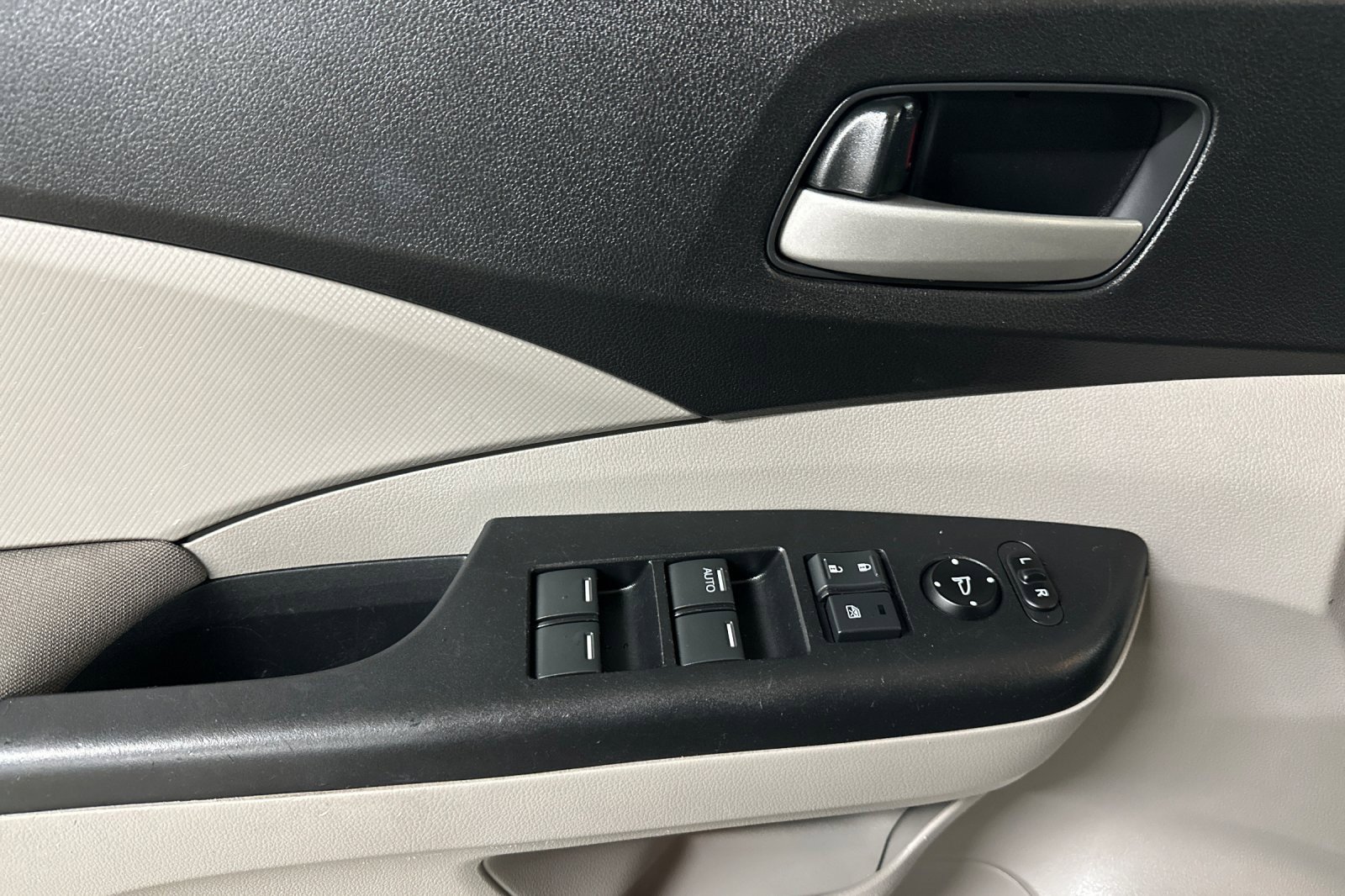 Used 2014 Honda CR-V LX image 11