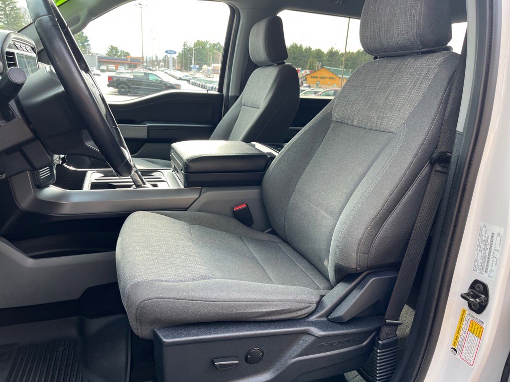 Used 2022 Ford F150 Lightning XLT image 13