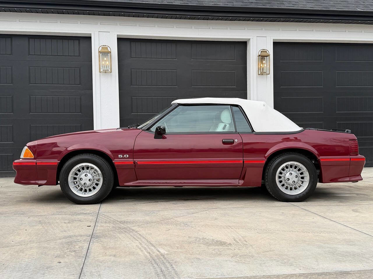 Used 1988 Ford Mustang GT image 8