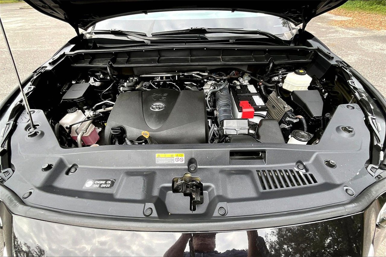 Used 2022 Toyota Highlander XLE image 27