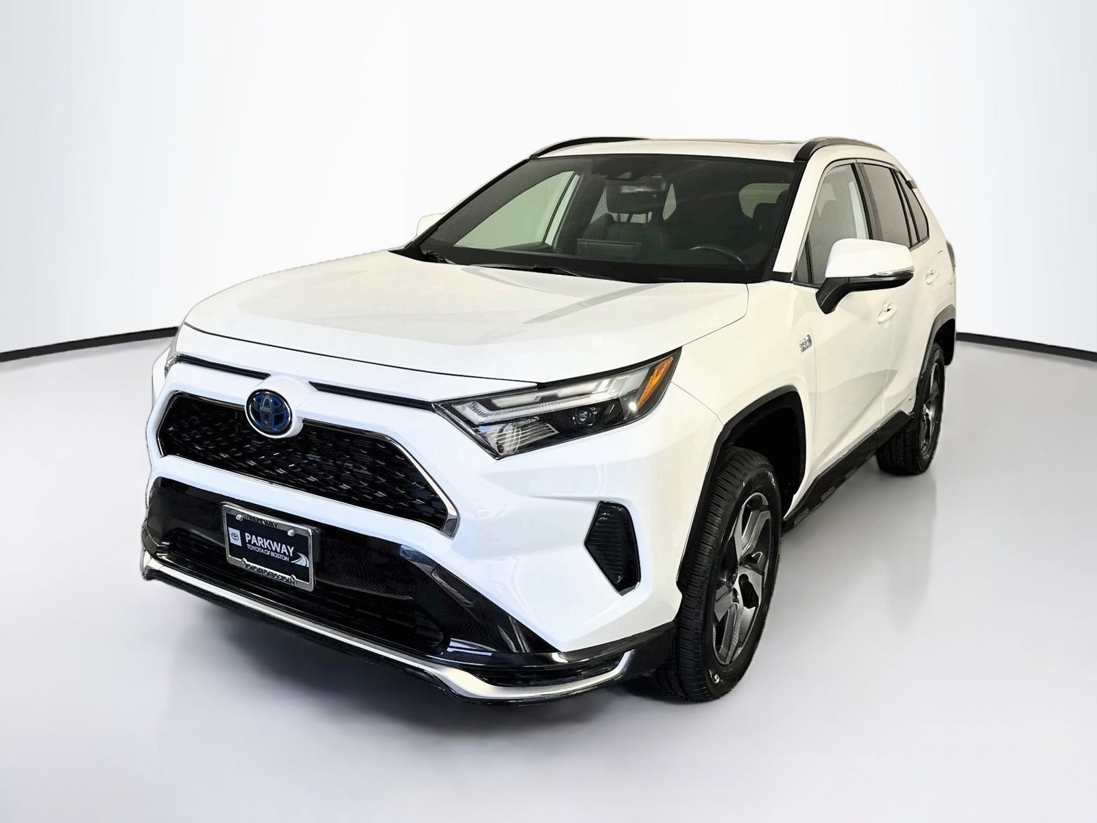 Used 2023 Toyota RAV4 SE w/ Weather & Moonroof Package AWD/4WD image 3