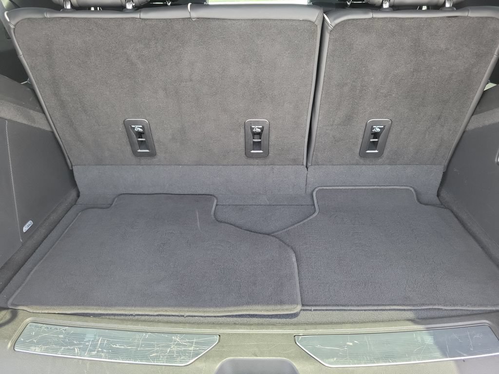 Used 2024 Cadillac Escalade Sport AWD/4WD image 12