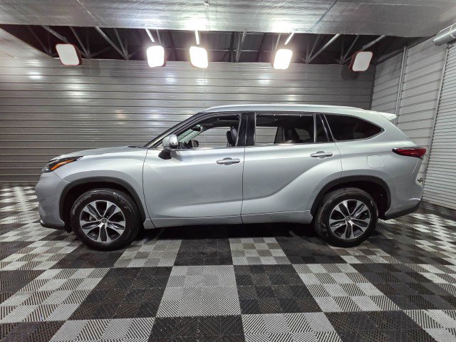 Used 2022 Toyota Highlander XLE image 8