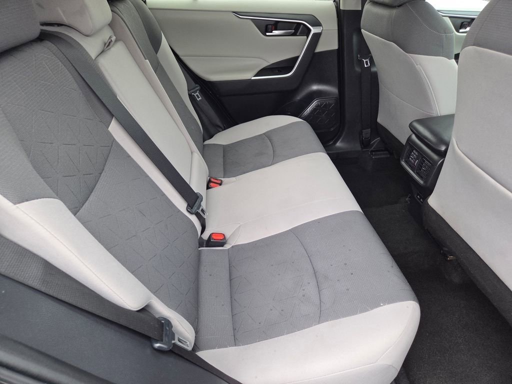 Used 2024 Toyota RAV4 XLE FWD image 5