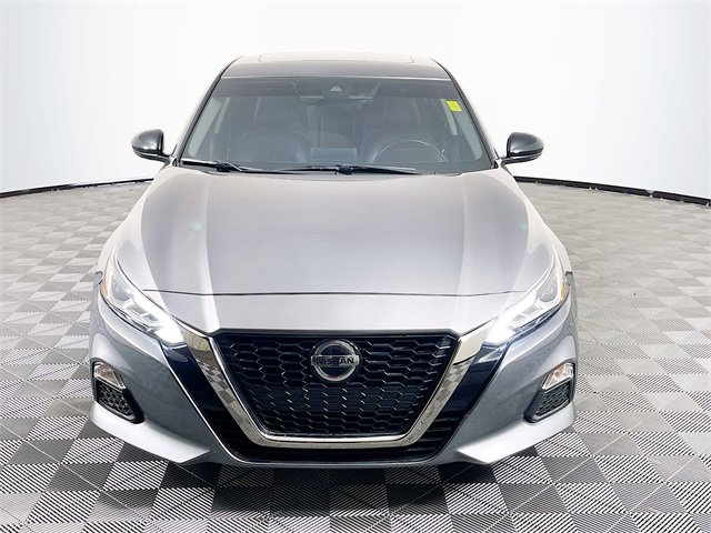 Used 2020 Nissan Altima 2.5 SR w/ Premium Package image 3