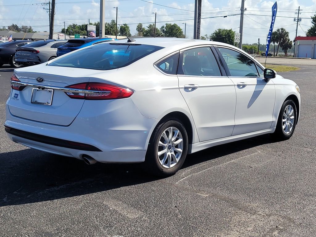 Used 2018 Ford Fusion S image 4