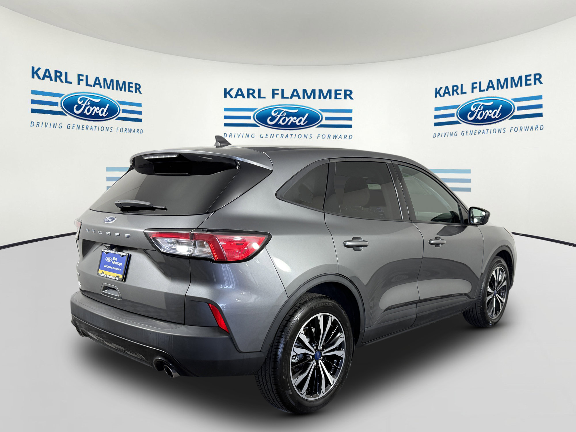 Certified 2022 Ford Escape SE w/ SE Sport Appearance Package FWD image 3