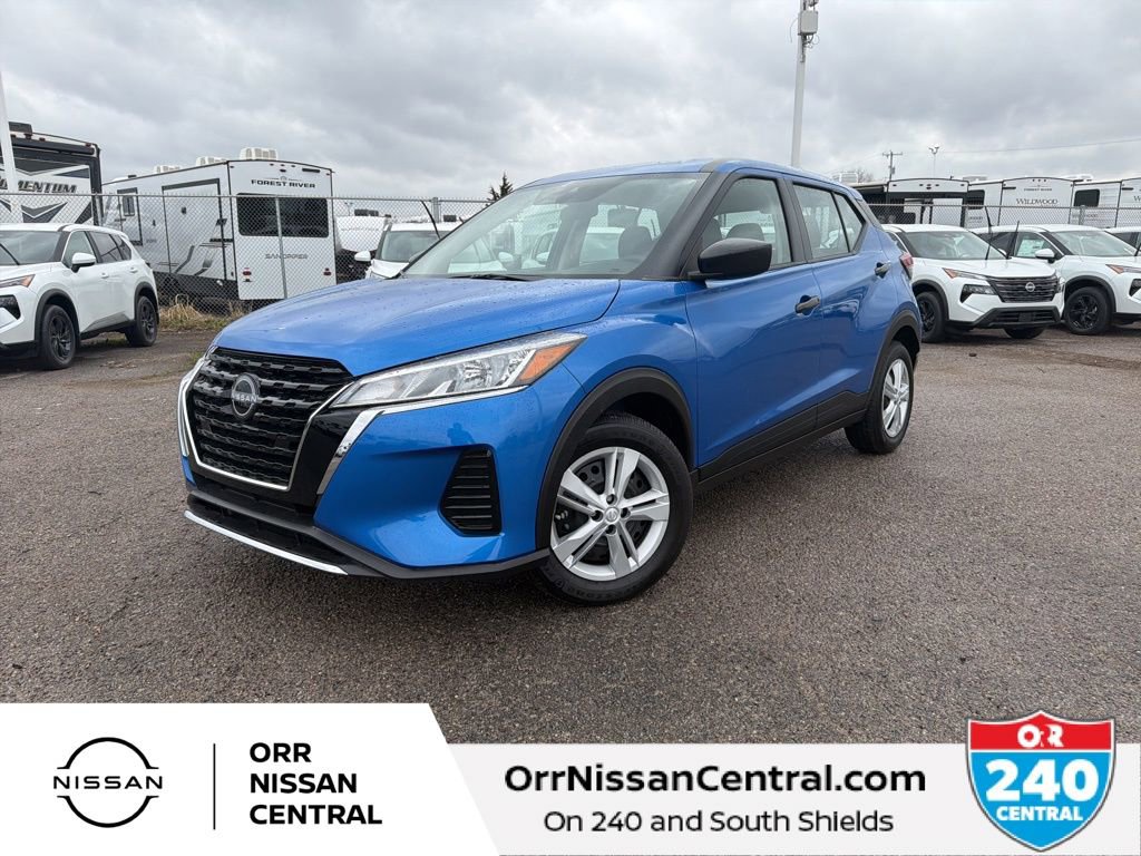 New 2025 Nissan Kicks Play S