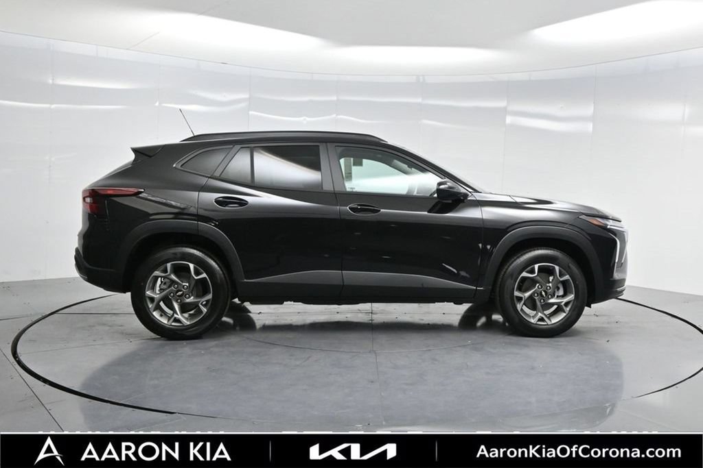Used 2026 Chevrolet Trax LT w/ Sunroof Package FWD image 49