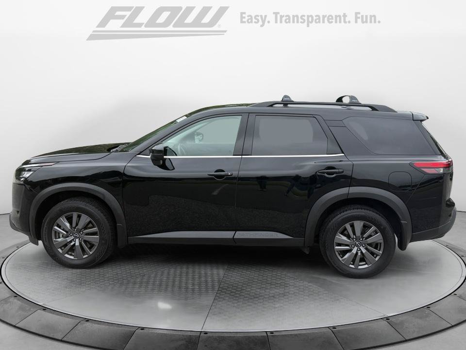 Certified 2025 Nissan Pathfinder SV FWD image 4