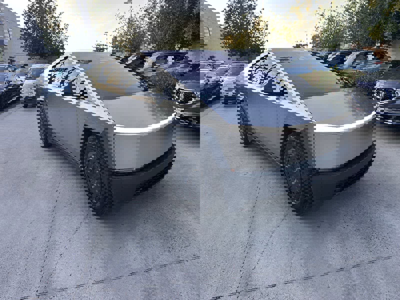 Used 2025 Tesla Cybertruck AWD Crew Cab image 7