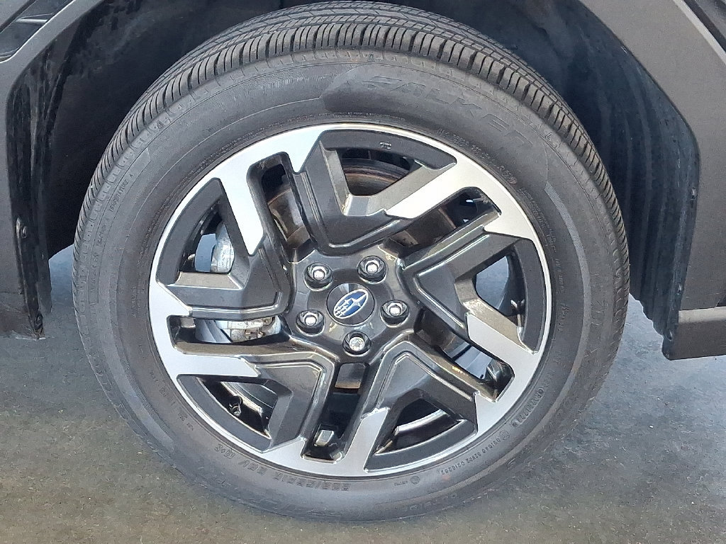 Used 2025 Subaru Forester Limited AWD/4WD image 11