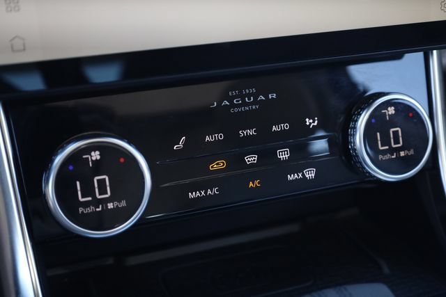 Used 2022 Jaguar XF SE RWD image 24
