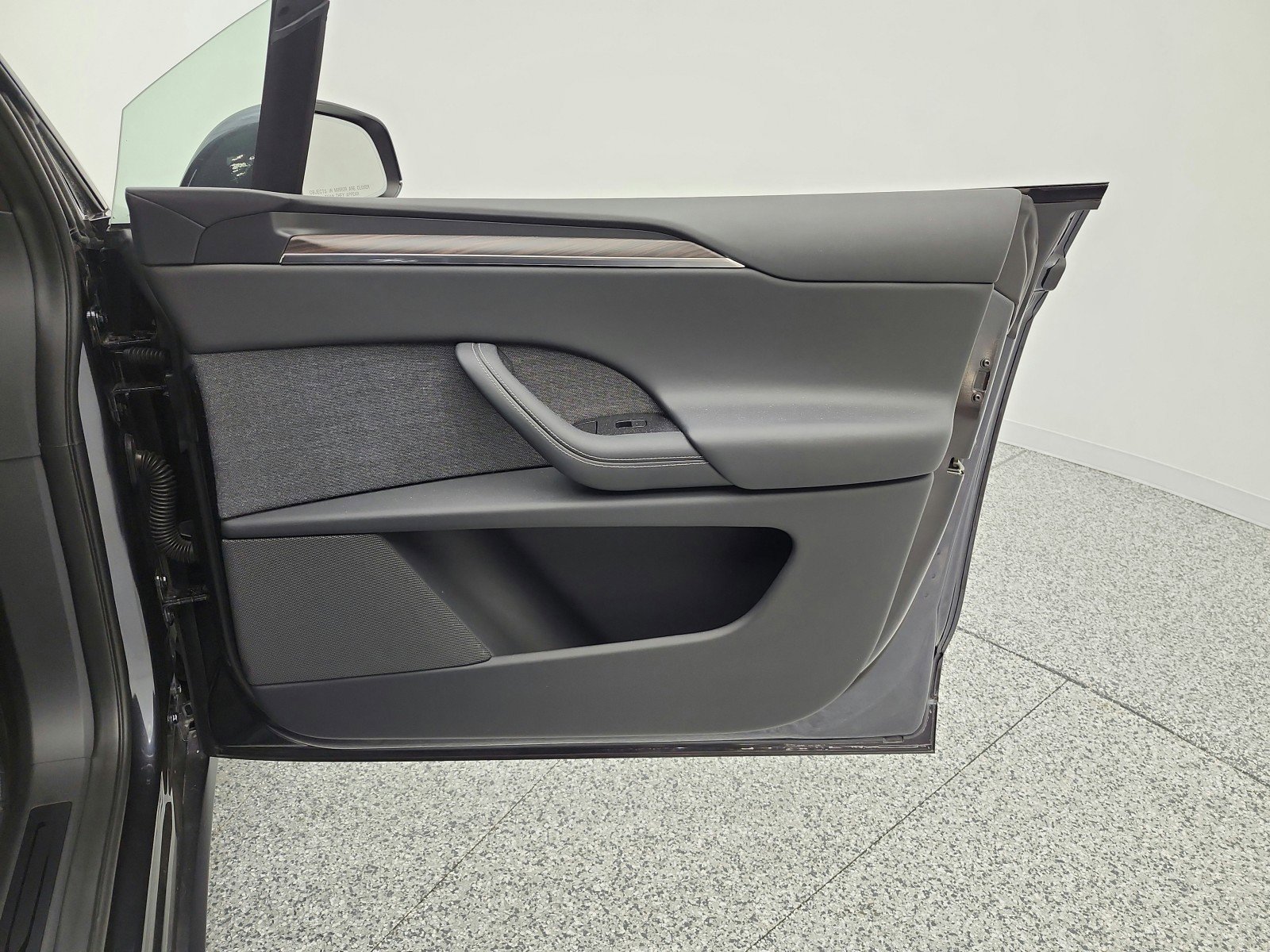 Used 2025 Tesla Model X image 20