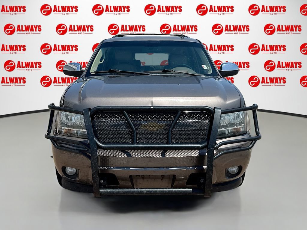 Used 2014 Chevrolet Suburban LT w/ Texas Edition RWD image 2