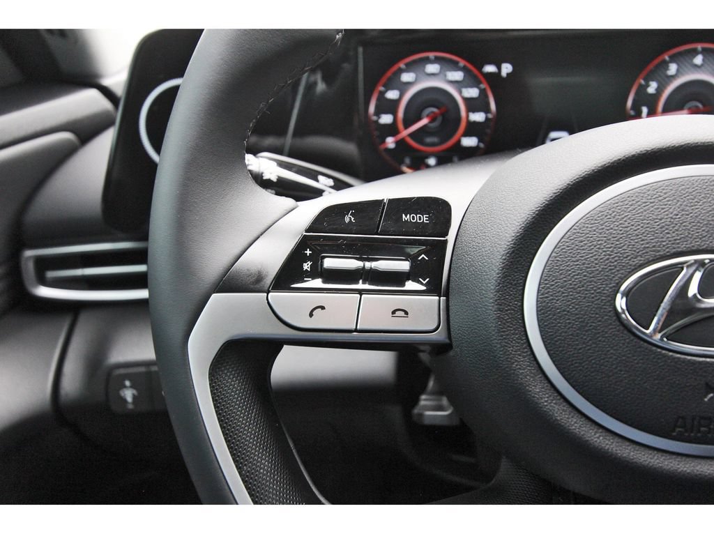 Certified 2022 Hyundai Elantra SEL w/ Convenience + Premium Package FWD image 18