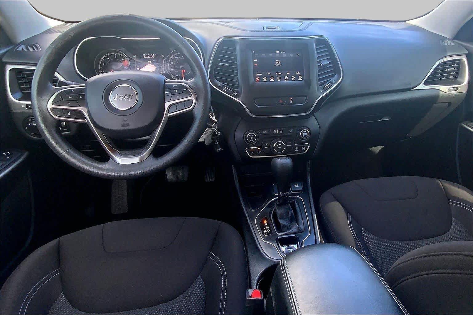 Used 2021 Jeep Cherokee Latitude FWD image 16
