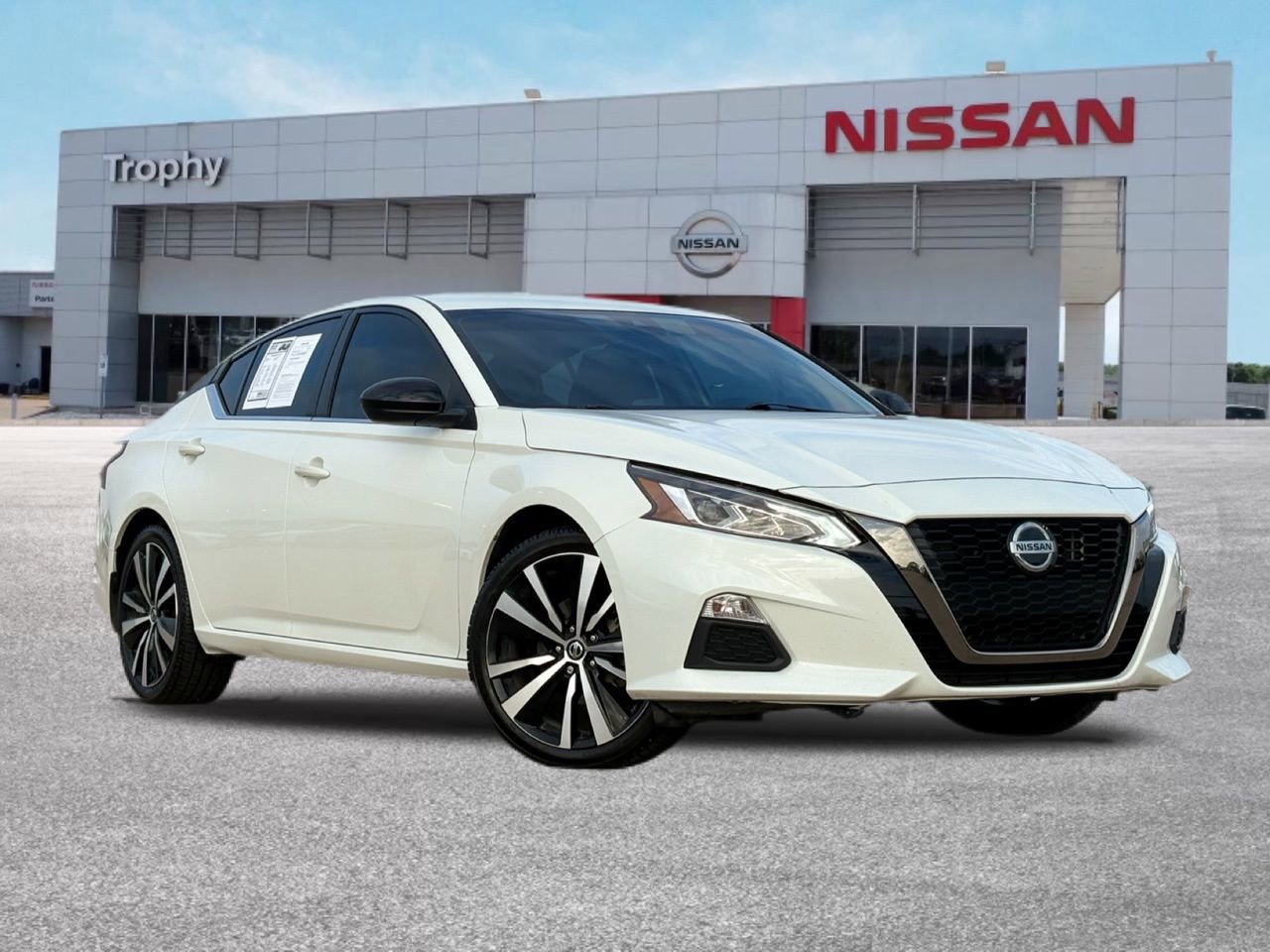 Certified 2021 Nissan Altima 2.5 SR image 1