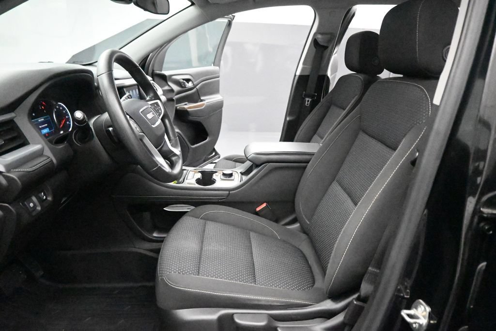 Used 2021 GMC Acadia SLE w/ LPO, Floor Liner Package AWD/4WD image 9