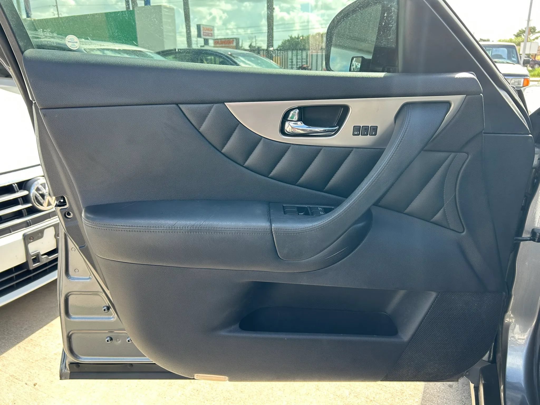 Used 2013 INFINITI FX37 AWD w/ Premium Pkg image 12