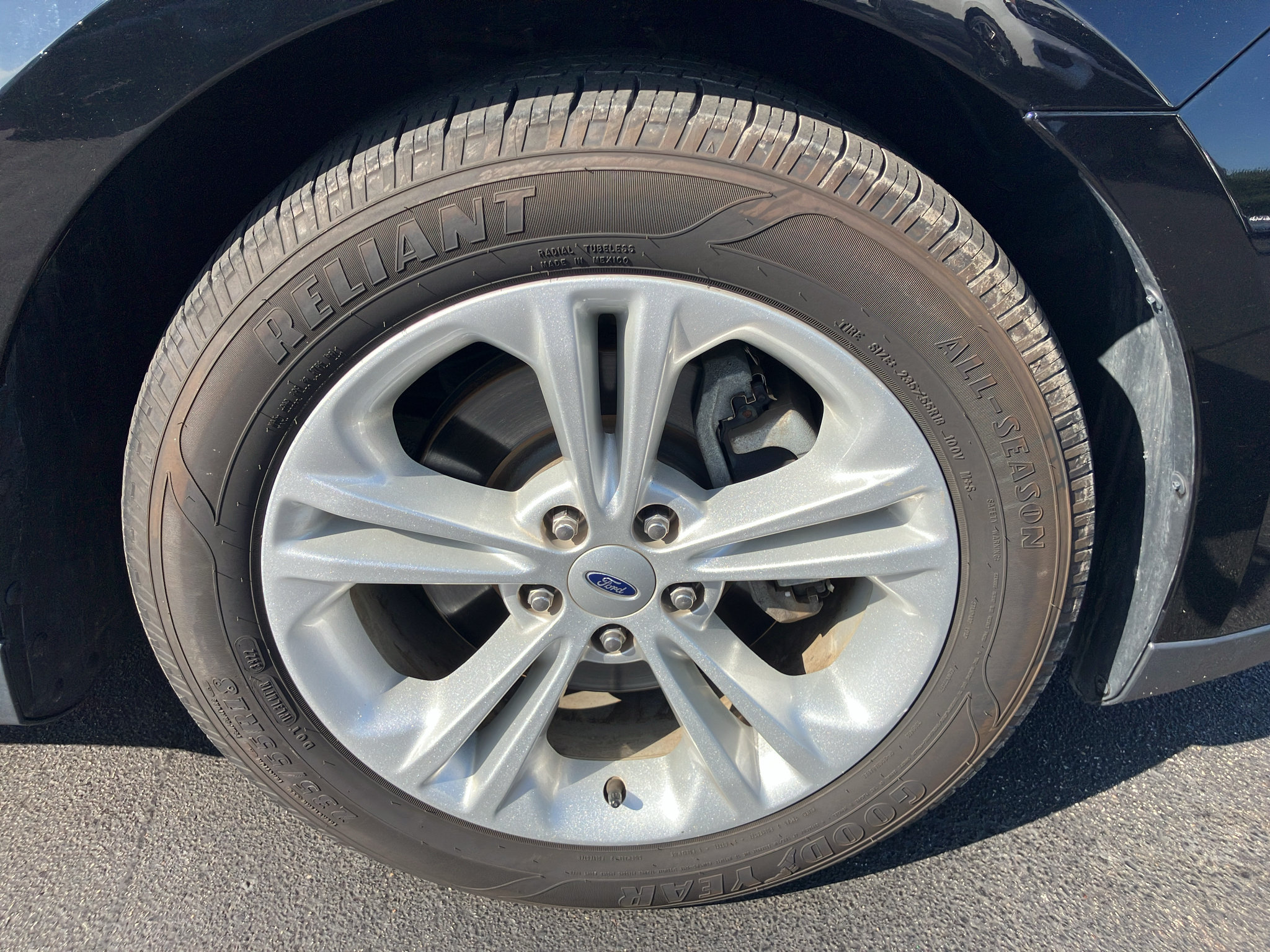Used 2017 Ford Taurus SEL AWD/4WD image 10