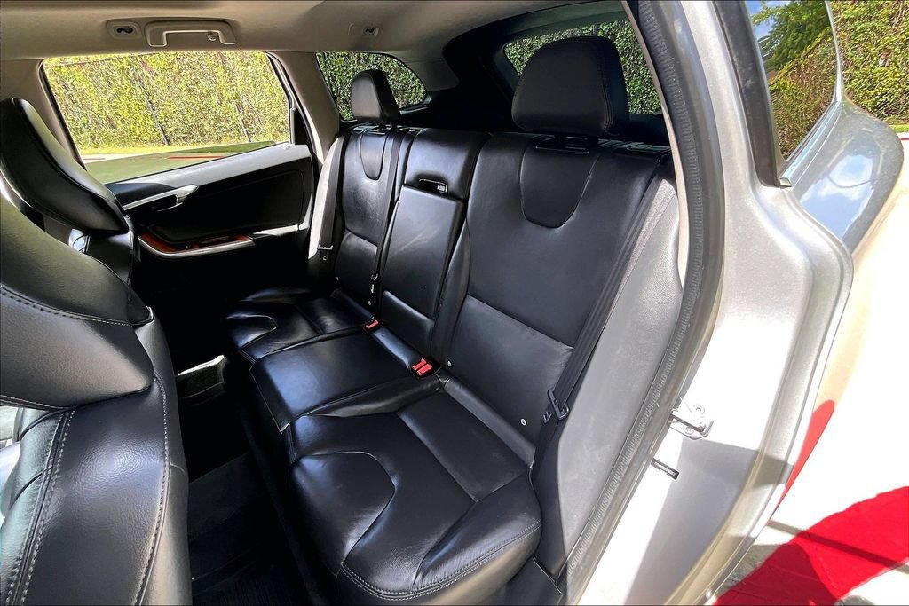 Used 2017 Volvo XC60 T5 Inscription w/ Preferred Option Package FWD image 35
