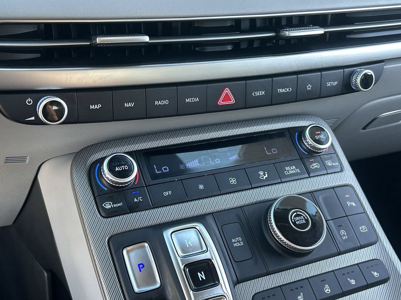 Used 2024 Hyundai Palisade SEL FWD image 26
