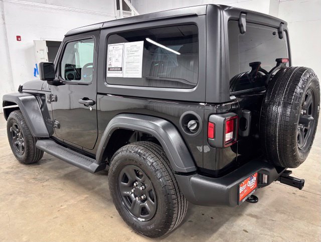 Used 2025 Jeep Wrangler Sport AWD/4WD image 4