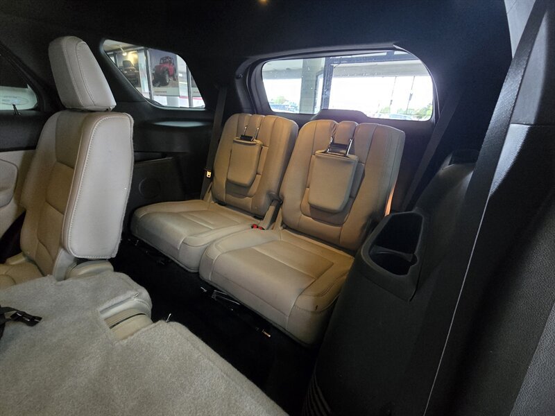 Used 2015 Ford Explorer XLT w/ Equipment Group 202B AWD/4WD image 13