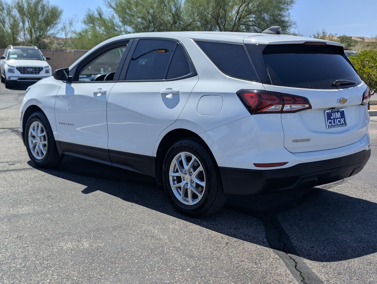Used 2022 Chevrolet Equinox LS w/ LS Convenience Package FWD image 4