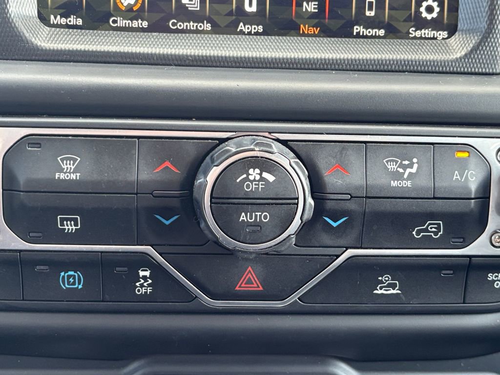 Used 2022 Jeep Wrangler Unlimited Sahara image 28