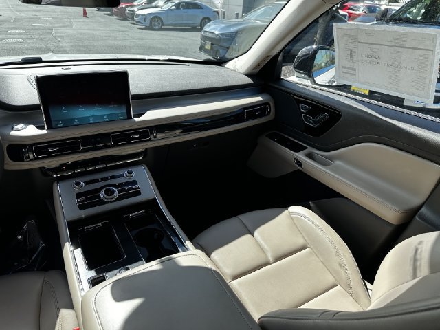 Certified 2024 Lincoln Aviator AWD w/ Elements Package image 17