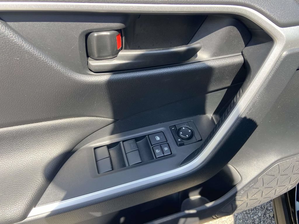 Used 2023 Toyota RAV4 LE FWD image 14