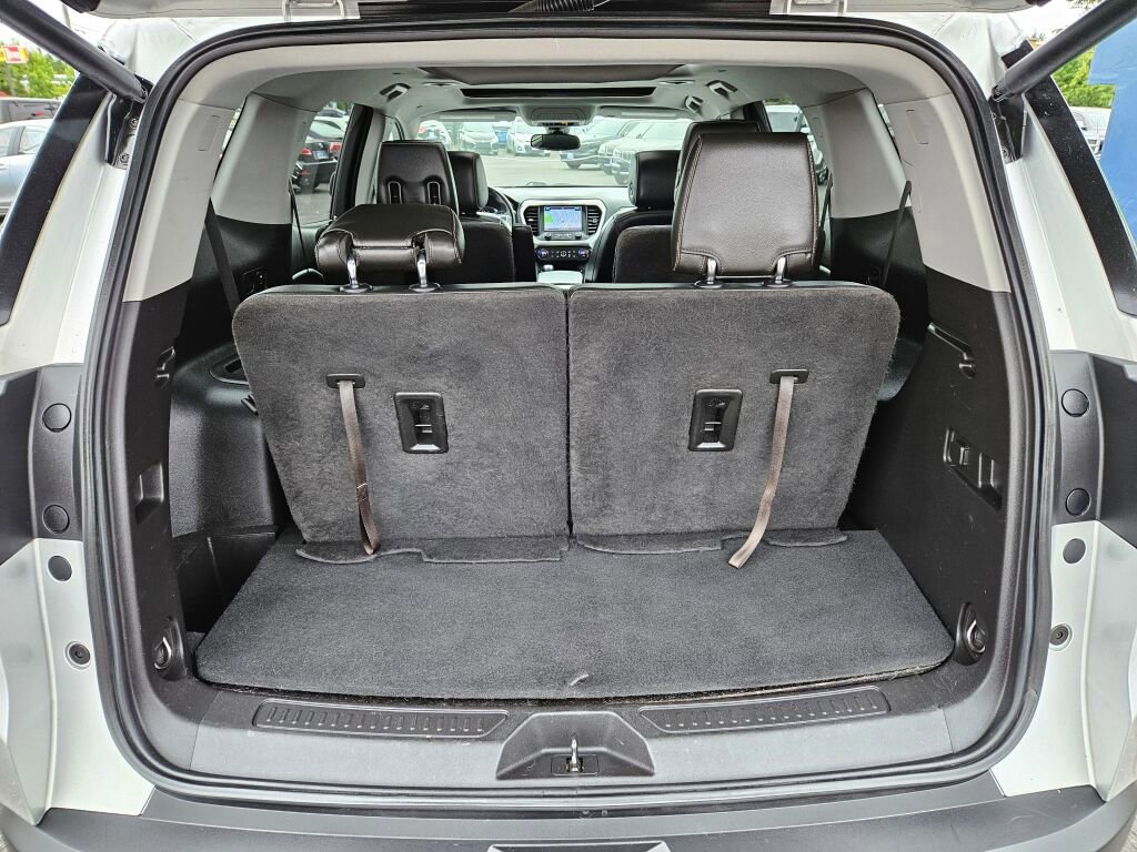 Used 2019 GMC Acadia SLT image 11