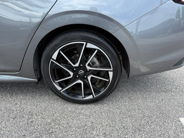 Used 2025 Nissan Sentra SR w/ SR Premium Package FWD image 33