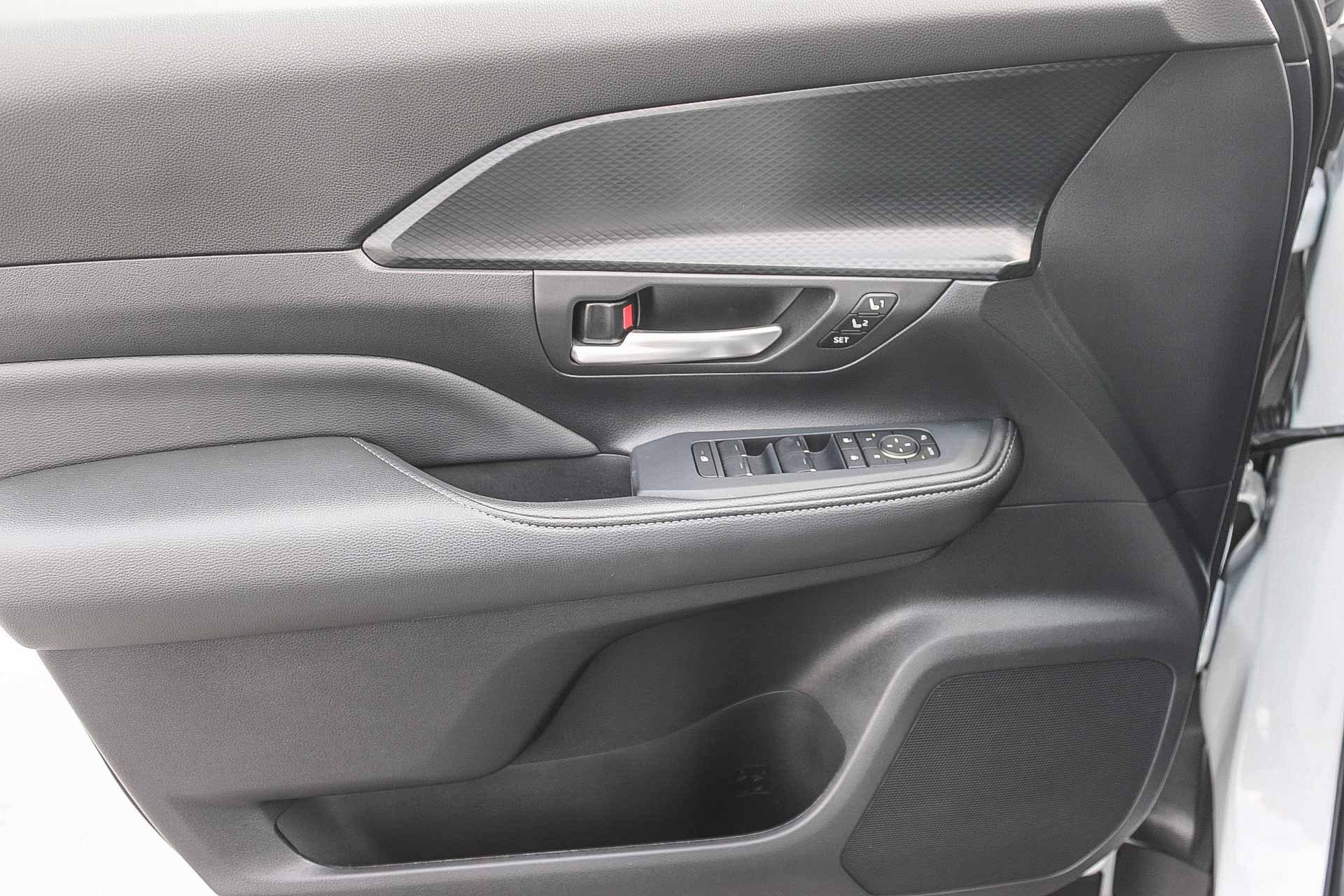 Certified 2025 Toyota Grand Highlander AWD Hybrid image 21