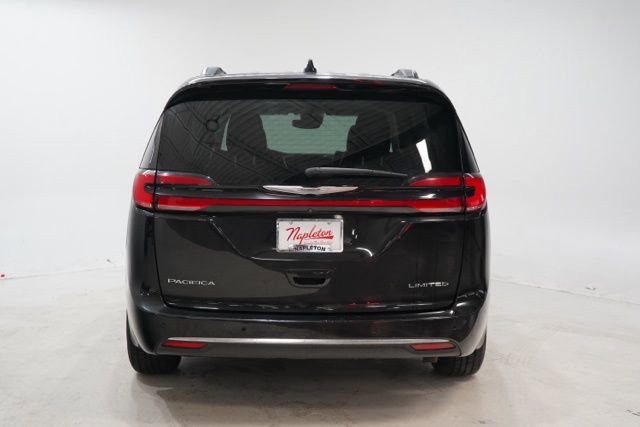 Used 2023 Chrysler Pacifica Limited image 7