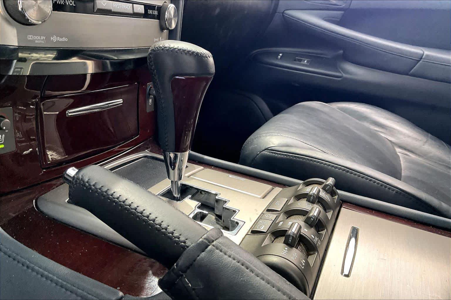 Used 2015 Lexus LX 570 4WD image 17