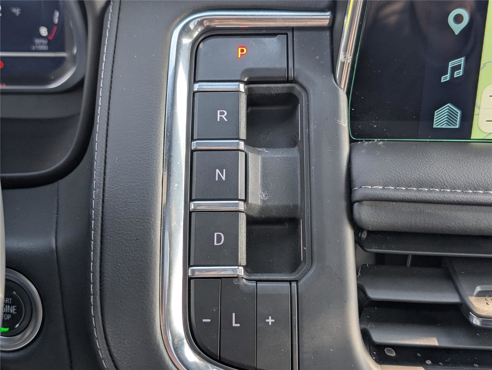 Used 2024 Chevrolet Suburban Z71 AWD/4WD image 31