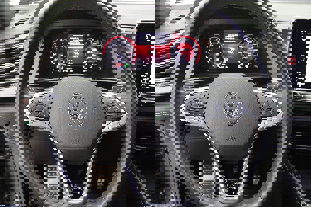 Used 2024 Volkswagen Atlas Cross Sport SEL R-Line image 19