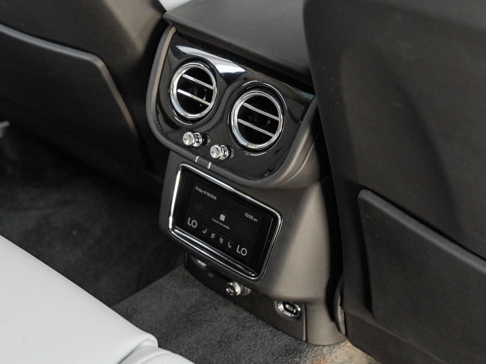 Used 2022 Bentley Bentayga AWD/4WD image 50