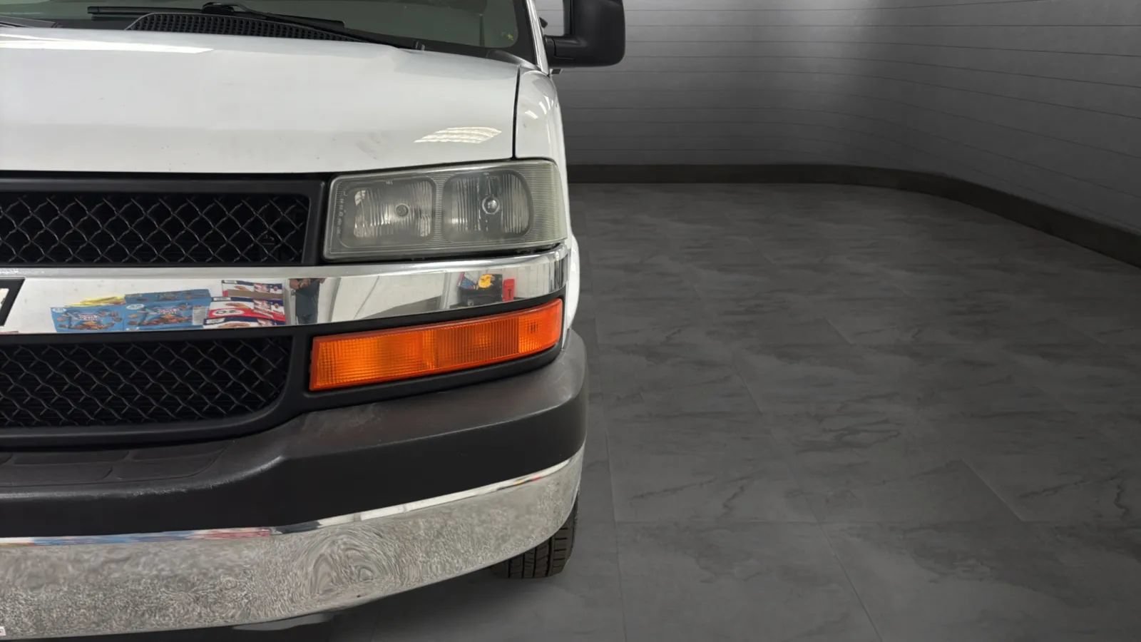 Used 2004 Chevrolet Express 3500 Extended Passenger w/ LS Preferred Equipment Group RWD image 29