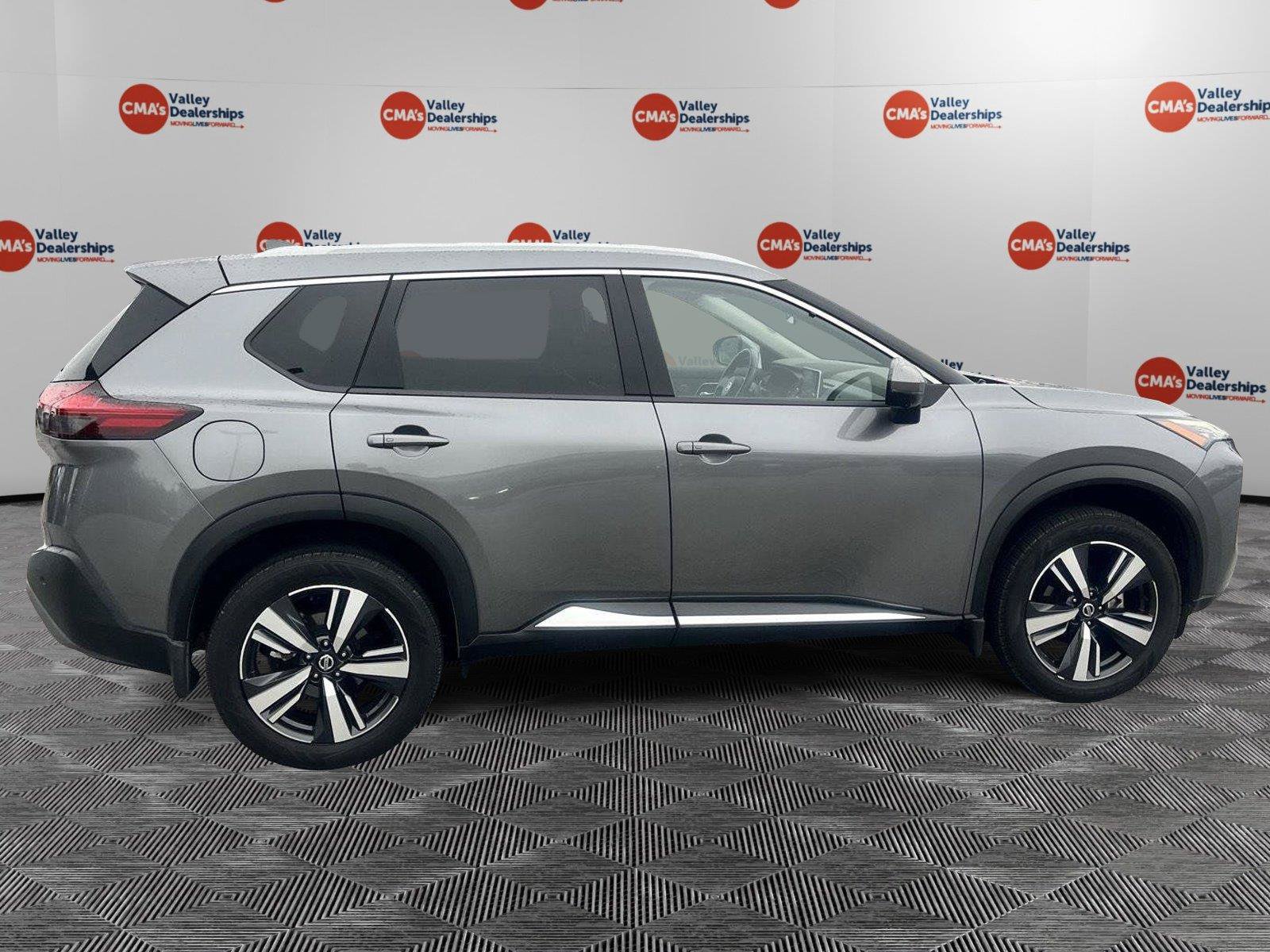 Used 2021 Nissan Rogue SL AWD/4WD image 6