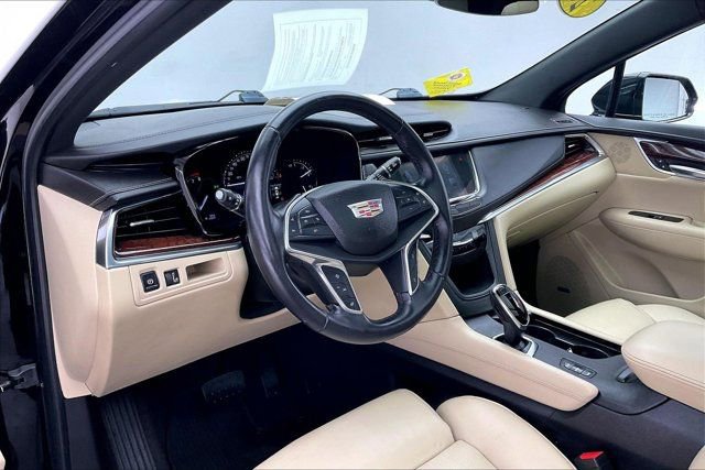 Used 2017 Cadillac XT5 Premium Luxury w/ Driver Assist Package image 13