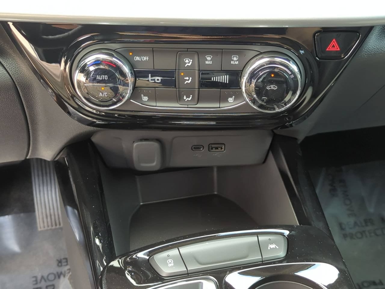 New 2026 Chevrolet Trax LT w/ LT Convenience Package FWD image 17